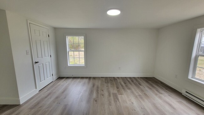 Building Photo - Renovated Two bedroom house for Rent in La...