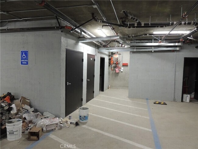 Building Photo - 22735 Del Valle St