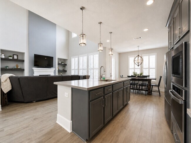 Building Photo - 8119 Messina Mount Dr