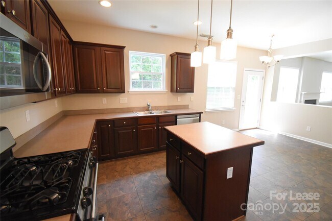 Building Photo - 3334 Crutchfield Pl