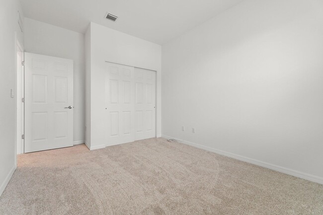 Building Photo - 3253 E Mallory Blvd