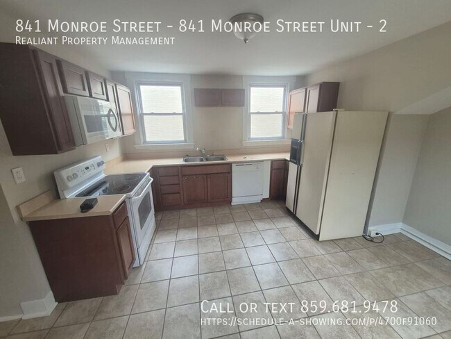 Building Photo - 841 Monroe St