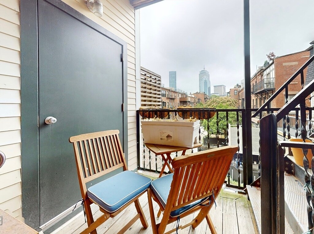 Building Photo - 661 Tremont St