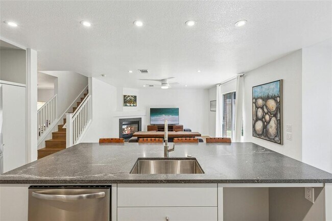 Building Photo - 11208 Midbury Ct