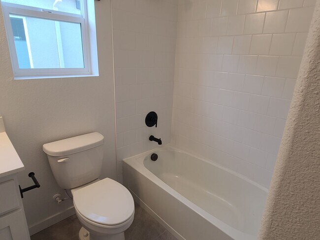 Building Photo - Three Bedroom Three Bathroom Home with Solar