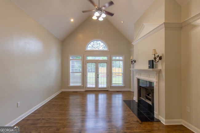 Building Photo - 906 Monarch Cir