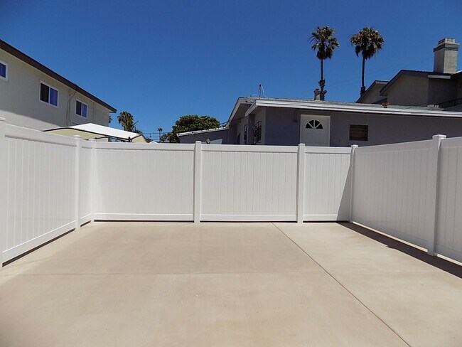 Building Photo - m497 - Mateer