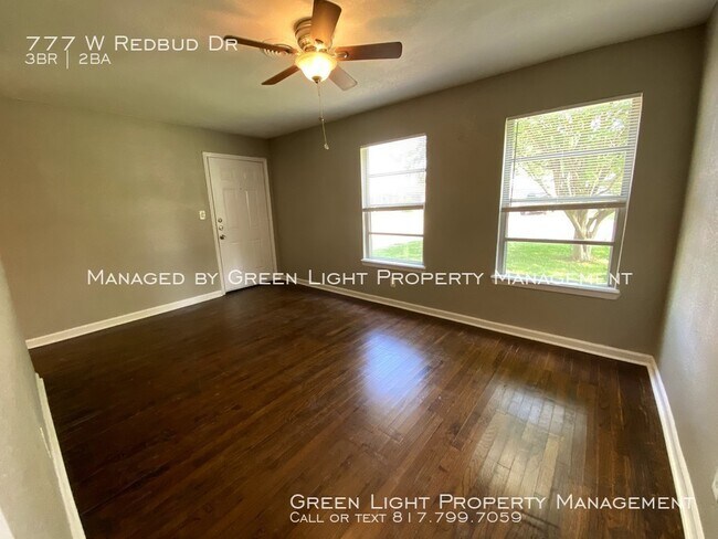 Building Photo - 777 W Redbud Dr