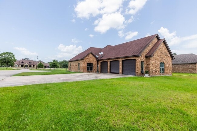 Building Photo - 6805 Aquarius