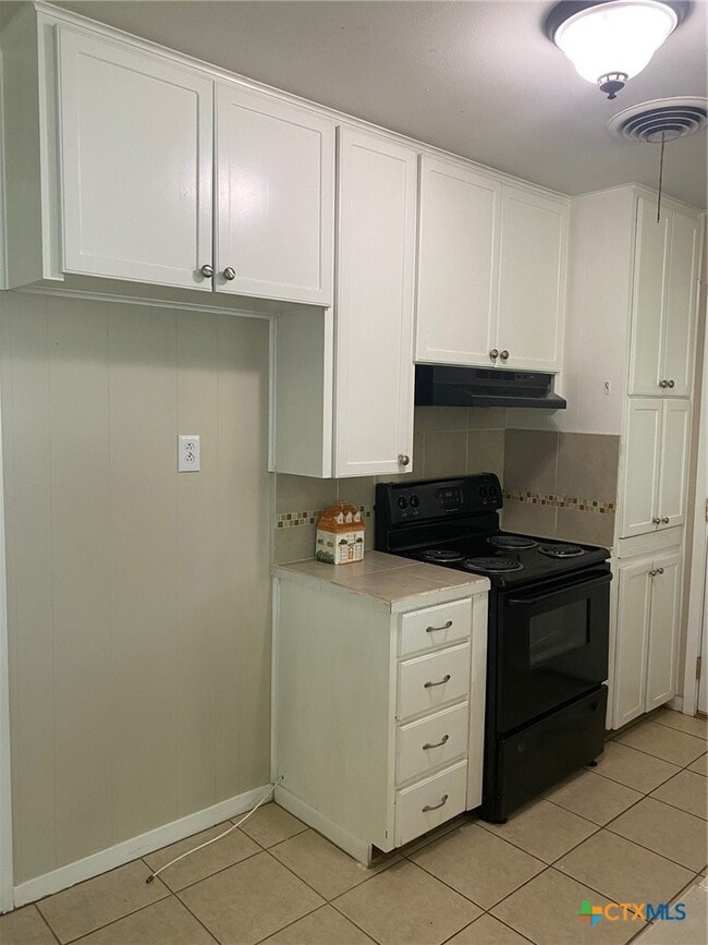 Building Photo - 3801 Lancelot Ln