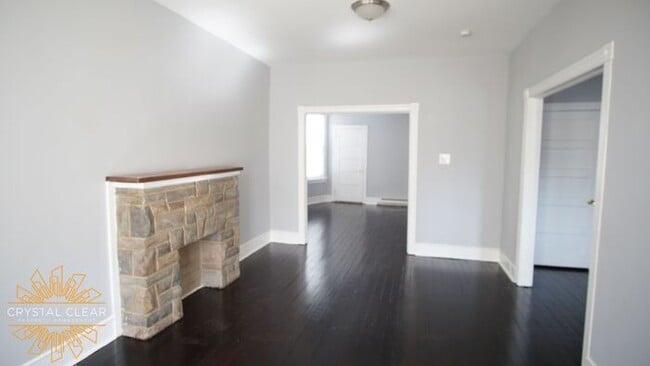 Building Photo - 125 W 23rd St