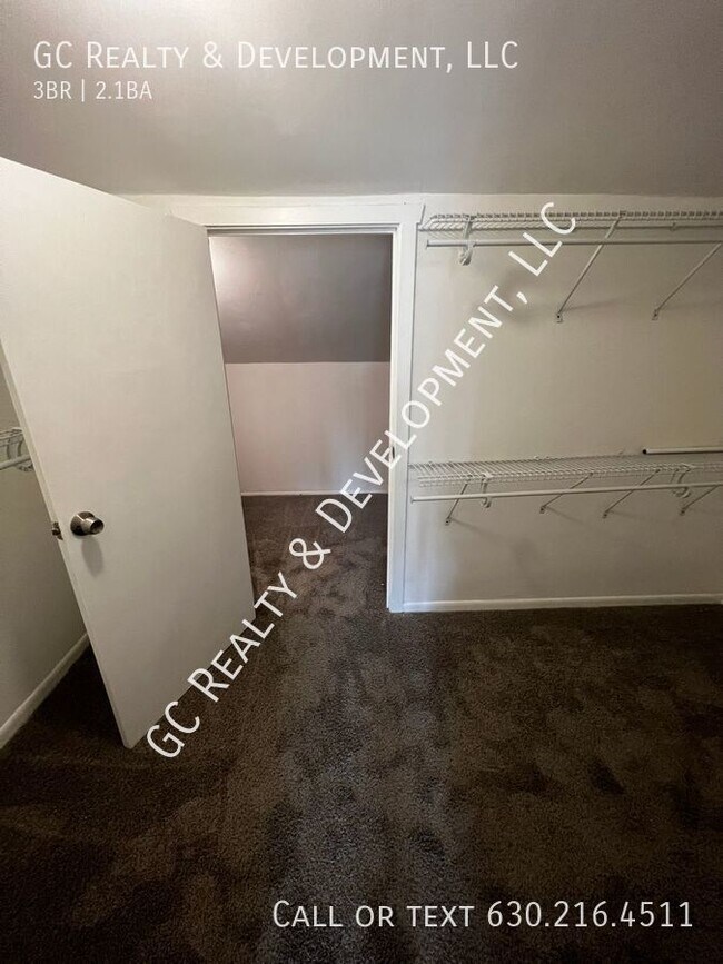 Building Photo - ***SINGLE FAMILY FLOSSMOOR HOME / 3 BDRM /...