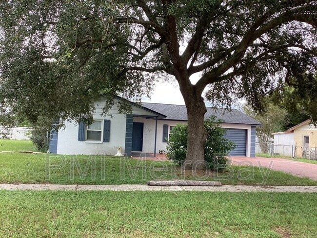 Building Photo - 7250 Applegate Dr
