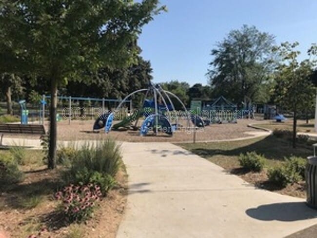 Building Photo - 594 Cimmaron Cir