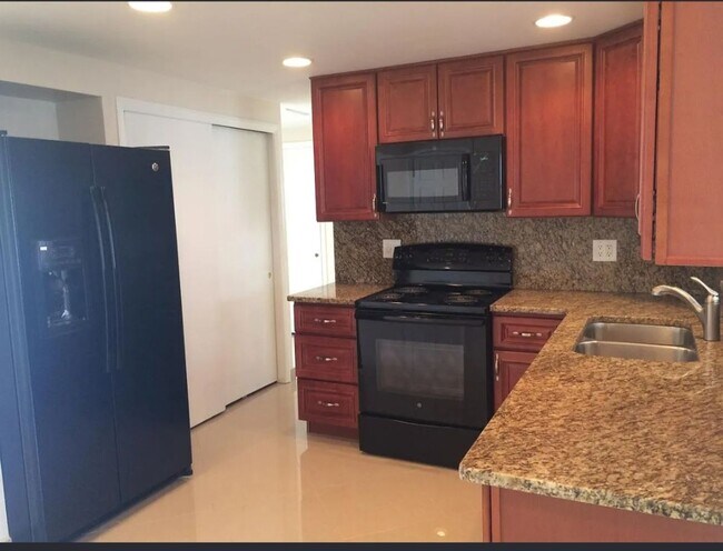 Building Photo - 3312 Clydesdale Dr