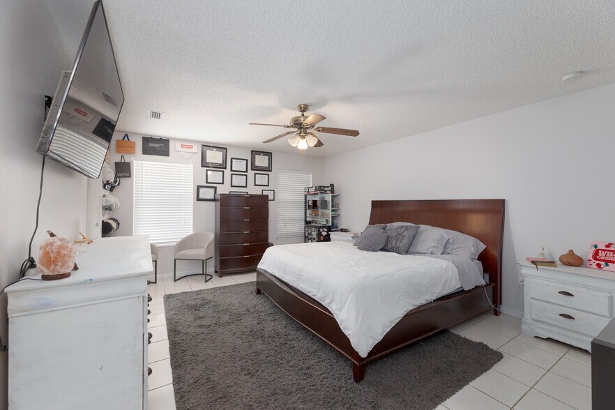 Building Photo - 12098 Autumn Sunrise Dr