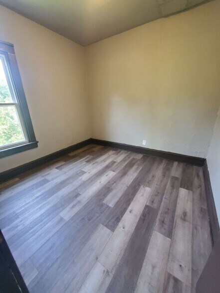 Building Photo - 2719 N 33rd St
