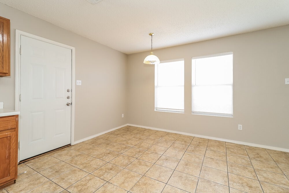 Building Photo - 5112 Royal Burgess Dr