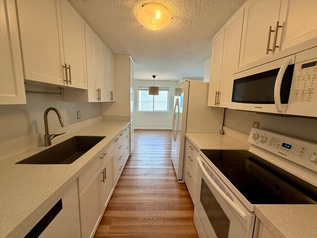Building Photo - Windy Hills Condominium - Magnolia