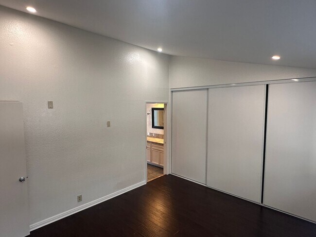 Building Photo - 34th Street Condo