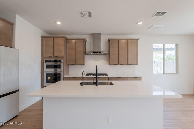 Building Photo - 4831 S Molly