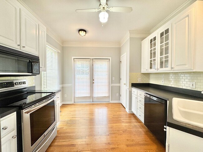 Building Photo - 5208 Autumn Woods Dr