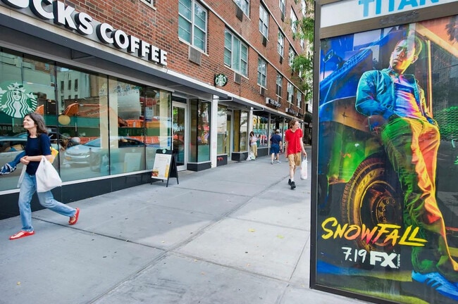 Building Photo - 250 E 82nd St