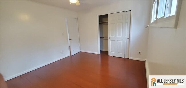 Building Photo - 40 Beverly Ave