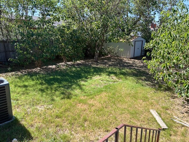 Building Photo - 303 N Western St