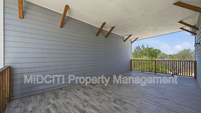 Building Photo - 895 E Mather St