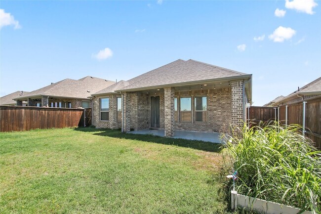 Building Photo - 3121 Sunnyside Dr