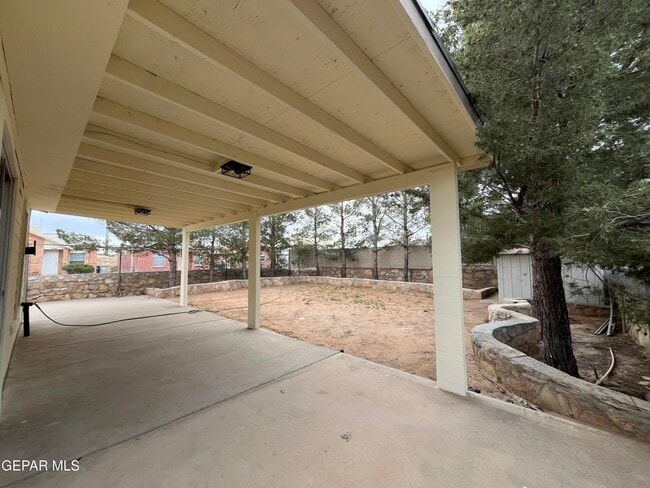 Building Photo - 12420 Tierra Mesa Ct
