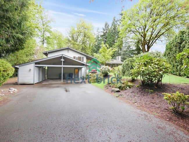 Building Photo - 3 Bed and 3 Bath Plus Office Private Single-family Home is Available for Rent!