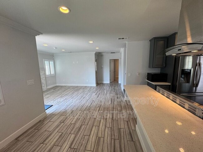 Building Photo - 1143 W 163rd St