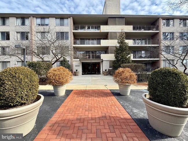 Building Photo - 2300 Riddle Ave