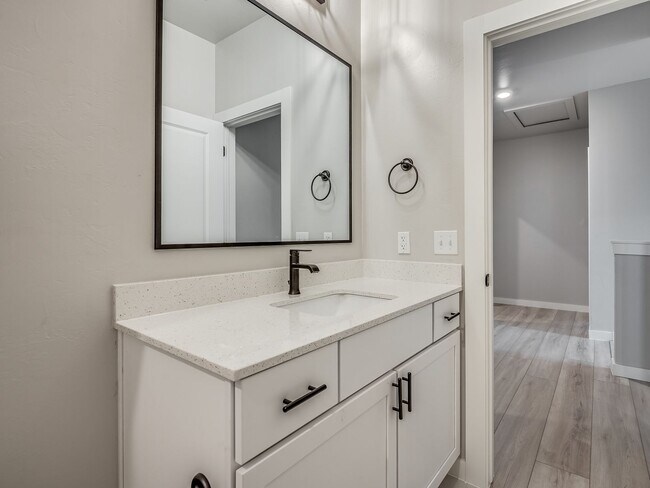 Building Photo - Beautiful New Construction Home in Edmond/...