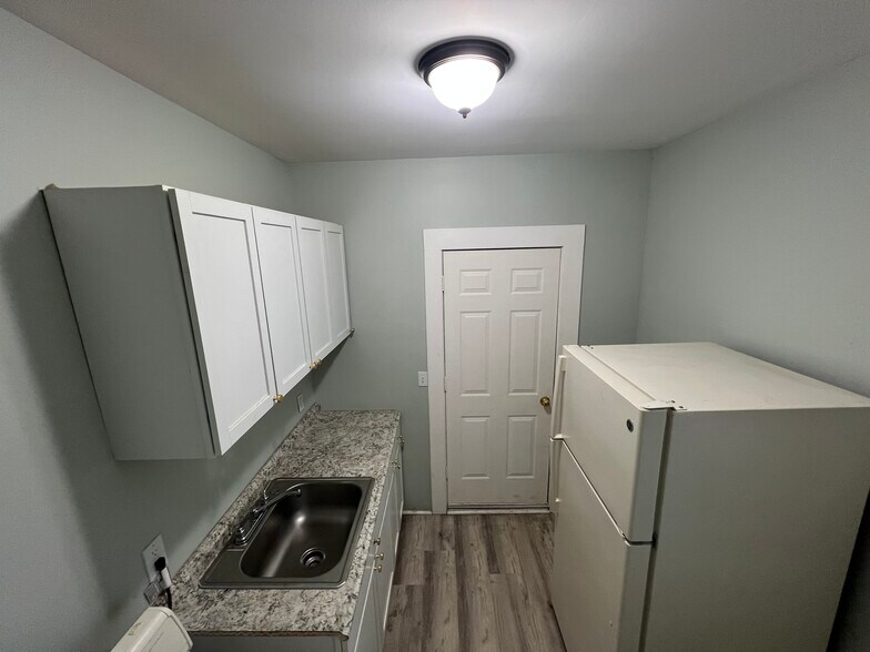 Building Photo - 1943 W Bethune St