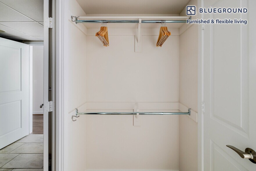 Building Photo - 3444 Fairfax Dr