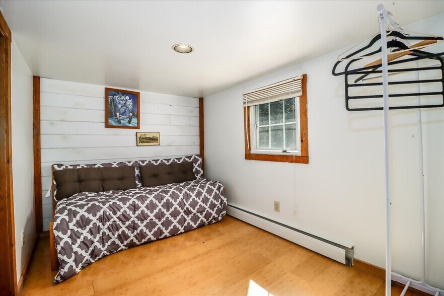 Building Photo - 155 Squash Hollow Rd