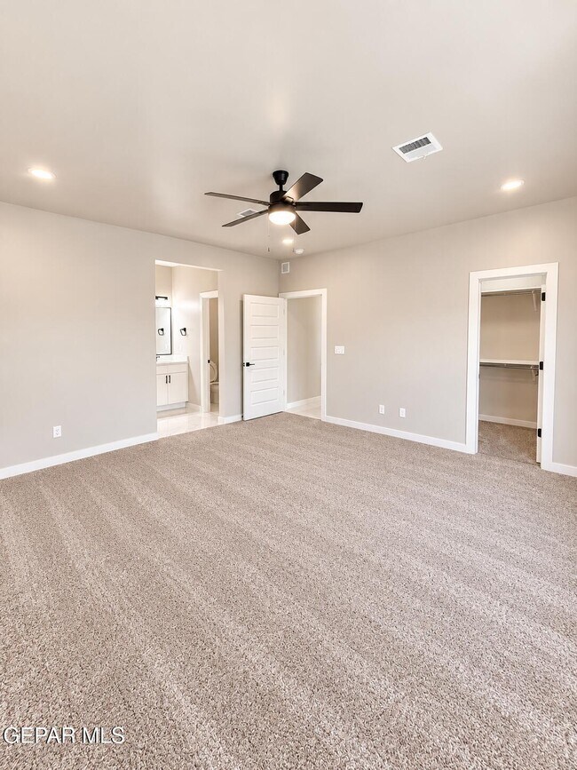 Building Photo - 12633 Middlesbrough Ave