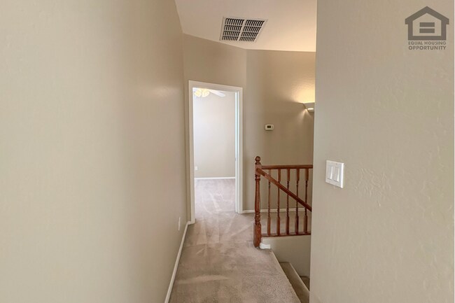 Building Photo - 4Bed/2.5 Bath House at Greenway/75th Ave! Ready for Immediate Move-In! -- Gated Community!