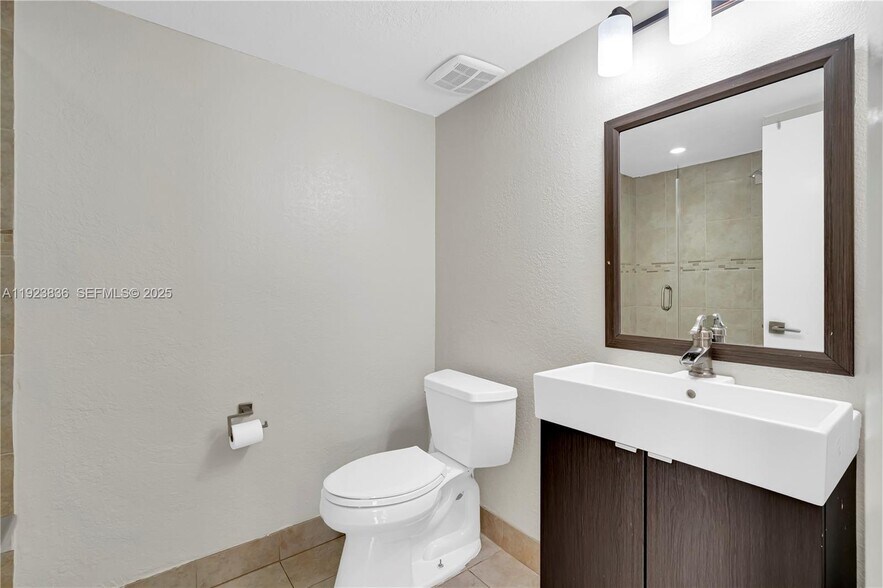 Building Photo - 6864 SW 114th Pl