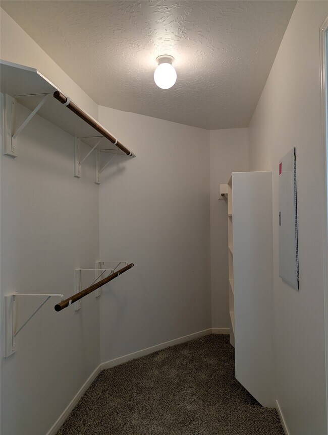 Building Photo - 5618 Savannah Woods Ln