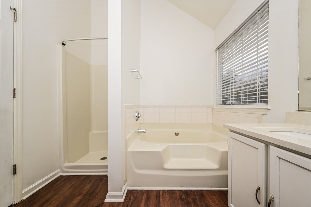 Building Photo - 2812 Oakvale Falls Dr