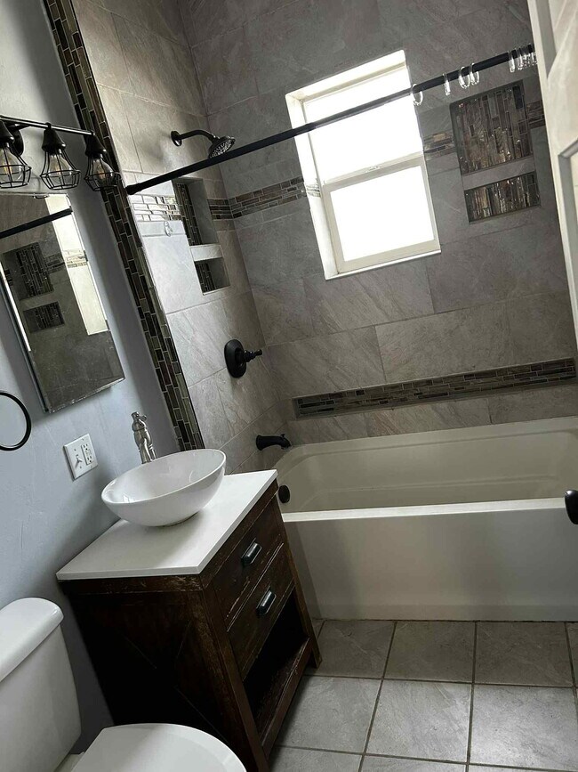 Building Photo - 1209 Berkley Ave