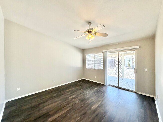 Building Photo - 27071 School Park Dr