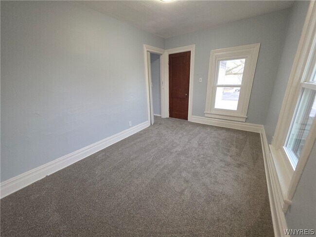 Building Photo - 26 Delaware St