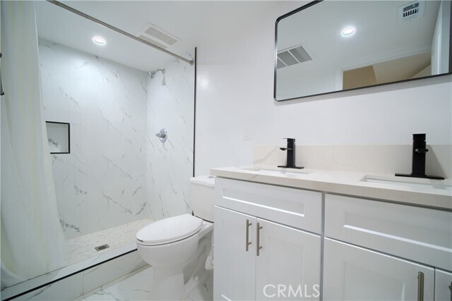 Building Photo - 803 E 84th Pl