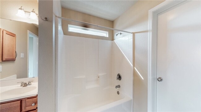 Building Photo - 4023 Southern Trace Dr