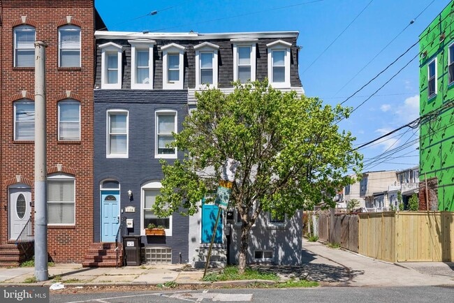 Building Photo - 1102 Carroll St